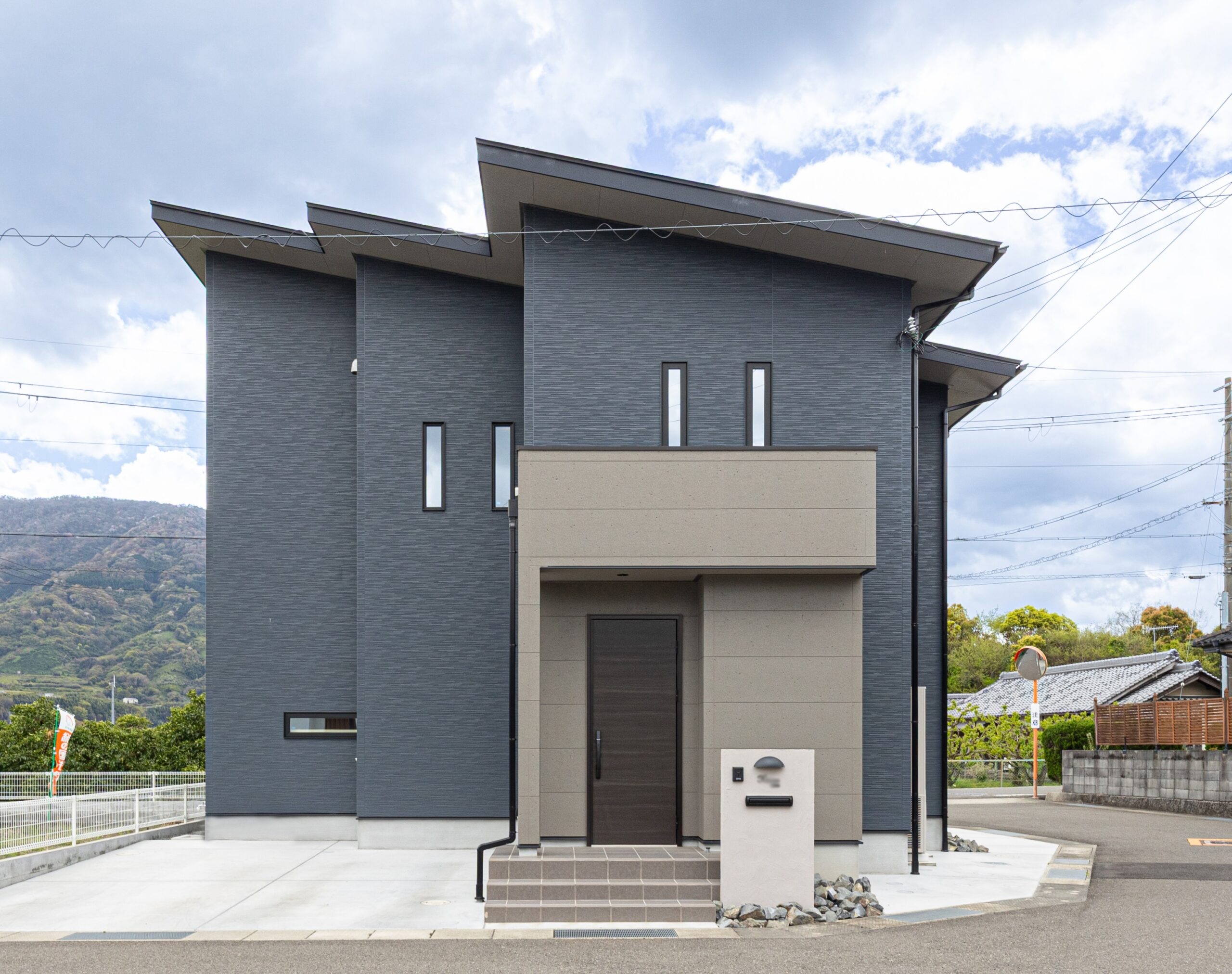 3方向から中庭が望めるお家