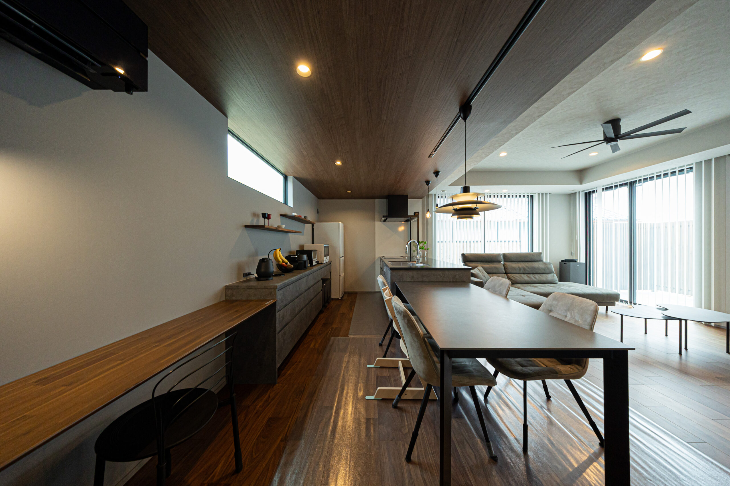 スマートに暮らせる半平屋のお家