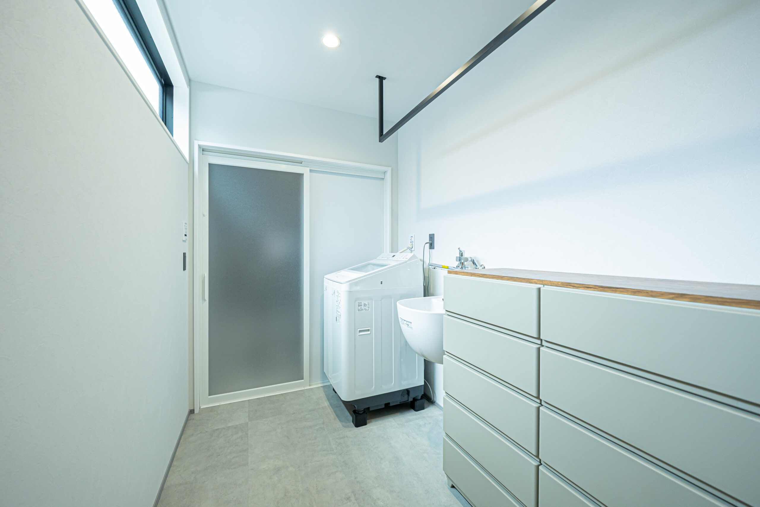 スマートに暮らせる半平屋のお家